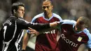 Newcastle's Joey Barton grapples with Aston Villa's Gabriel Agbonlahor during Premiership game between Newcastle United and Aston Villa, on November 3, 2008, in Newcastle. AFP PHOTO/CRAIG BROUGH