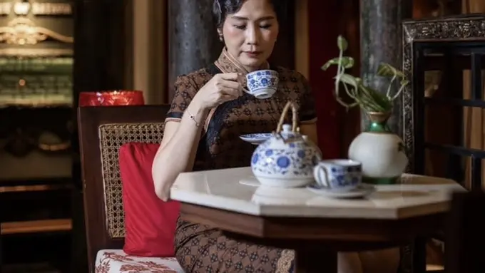 Wakil Menteri Veronica Tan Kenakan Cheongsam Batik saat Imlek