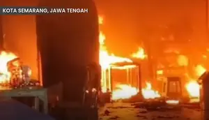 Fakta-fakta Pasar Modern BSB Semarang Terbakar