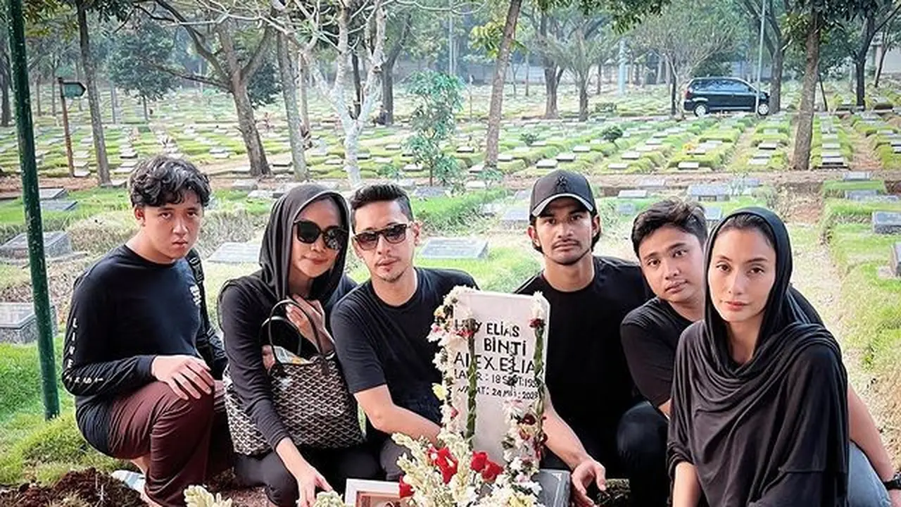 Tyas Mirasih Tulis Pesan Haru Ditinggal Ibunda Tercinta Setelah 49 Hari Berjuang di Rumah Sakit