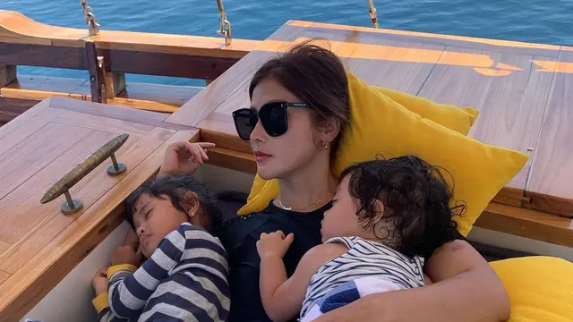 Eva Anindita bersama keluarga (Foto: Instagram  eva_anindita_zachrie)