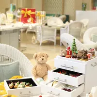 Wujudkan impian Natal di Bears of Hope di Peacock Lounge Fairmont Jakarta.