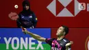 Jonatan Christie melaju ke perempat final Indonesia Open 2023 usai mengalahkan Toma Junior Popov. (Liputan6.com/Helmi Fithriansyah)