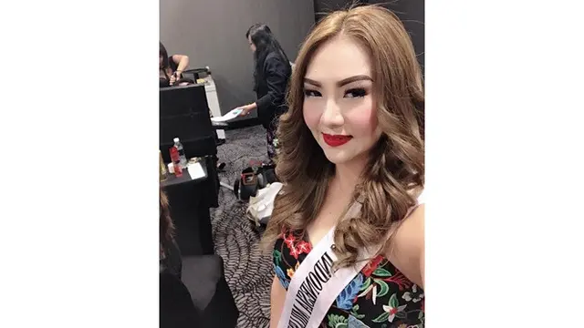 Berseteru dengan Nikita Mirzani, Ini 6 Potret Poppy Kelly Finalis Miss Indonesia 2005