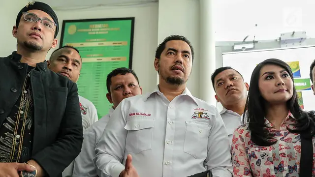 Selesaikan Hak Asuh Anak, Sandy Tumiwa - Tessa Kaunang Jalani Mediasi