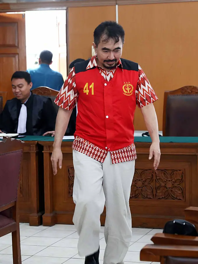 [Bintang] Gatot Brajamusti Sidang Asusila