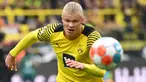 Erling Haaland menjatuhkan pilihannya untuk melanjutkan karier di Liga Inggris bersama Manchester City. Diketahui, ia pindah ke Etihad Stadium dengan nilai transfer sebesar 60 juta euro. Hal tersebut membuat Borussia Dortmund mendapatkan untung sebesar 40 juta euro. Selain dirinya, berikut ini sederet transfer termahal dari klub Bundesliga saat didatangkan ke Liga Inggris. (AFP/Ina Fassbender)
