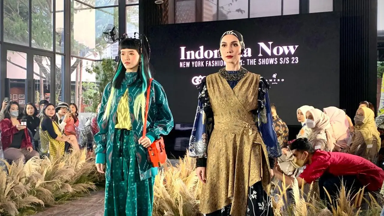 6 Desainer Indonesia Bakal Unjuk Gigi di New York Fashion Week, Bawakan Kekayaan Kriya Nusantara
