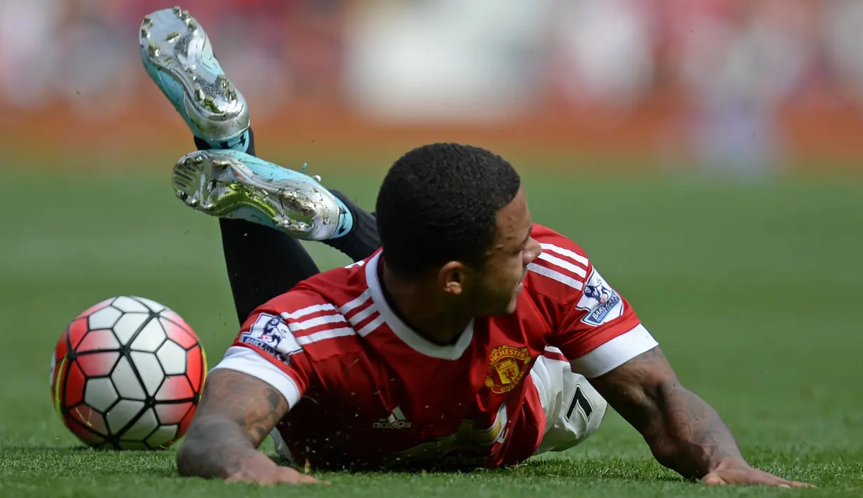 Memphis Depay tentunya harus segera bangkit dari keterpurukan, terutama di bawah asuhan Jose Mourinho sekarang. Apalagi dirinya memiliki talenta luar biasa, dimana pada musim terakhirnya di Eredivisie menjadi top skorer. (AFP/Oli Scarff)