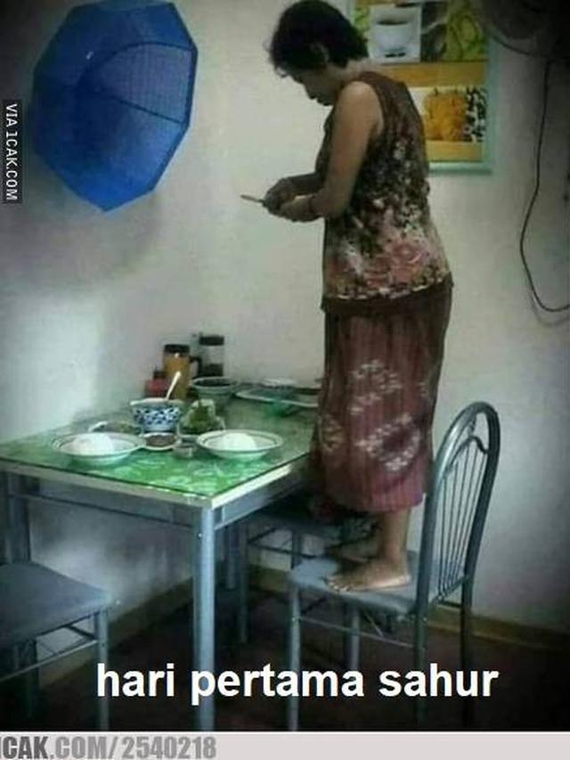 Masih Adaptasi, Ini 7 Momen Nyeleneh Sahur Hari Pertama