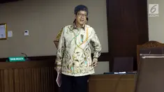 Mantan Dirut PT Quadra Solutions, Anang Sugiana Sudihardjo usai menjalani sidang pembacaan tuntutan di Pengadlian Tipikor, Jakarta, Kamis (28/6). Anang dituntut hukuman tujuh tahun penjara dan denda satu milyar rupiah. (Liputan6.com/Helmi Fithriansyah)
