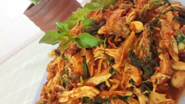 Resep ayam suwir kemangi bumbu Bali. (dok. Cookpad @ben04lun4)