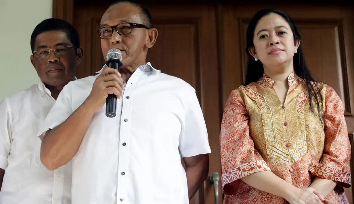 Aburizal Bakrie mengatakan keputusan berkoalisi dengan PDIP menunggu hasil Rapimnas Golkar pada Sabtu mendatang (Liputan6.com/Johan Tallo)