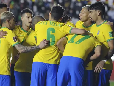 Sebulan lagi dari sekarang semua mata akan tertuju ke Qatar, tempat berlangsungnya turnamen sepak bola terbesar empat tahunan sejagat. Masing-masing pecinta sepak bola tentu sudah memiliki tim favorit untuk menjadi juara. Ada baiknya melihat sekilas tim yang dijagokan untuk menjadi juara. Seperti 4 tim berikut yang berpeluang mengangkat trofi di Piala Dunia 2022 Qatar. (AFP/Jorge Bernal)
