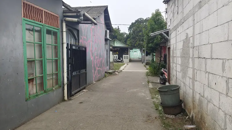 Lokasi penusukan yang dilakukan tersangka kepada korban di Kampung Bulak Barat Cipayung Depok