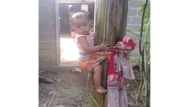 Ngakak, Begini Tingkah Absurd Orangtua Saat Mengasuh Anak