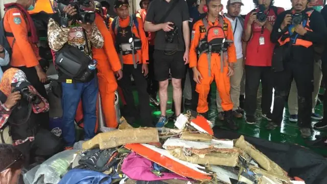 Ini Foto Hasil Temuan Tim Sar Saat Mencari Korban Lion Air JT610
