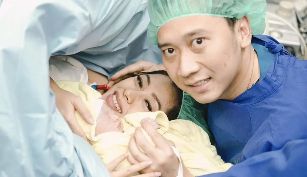 <p>Aliya Rajasa, istri Ibas pun baru saja melahirkan anak ke-4 di tahun 2022 ini. Usai melahirkan ia pun tampak dengan wajah glowingnya. @ruby_26</p>