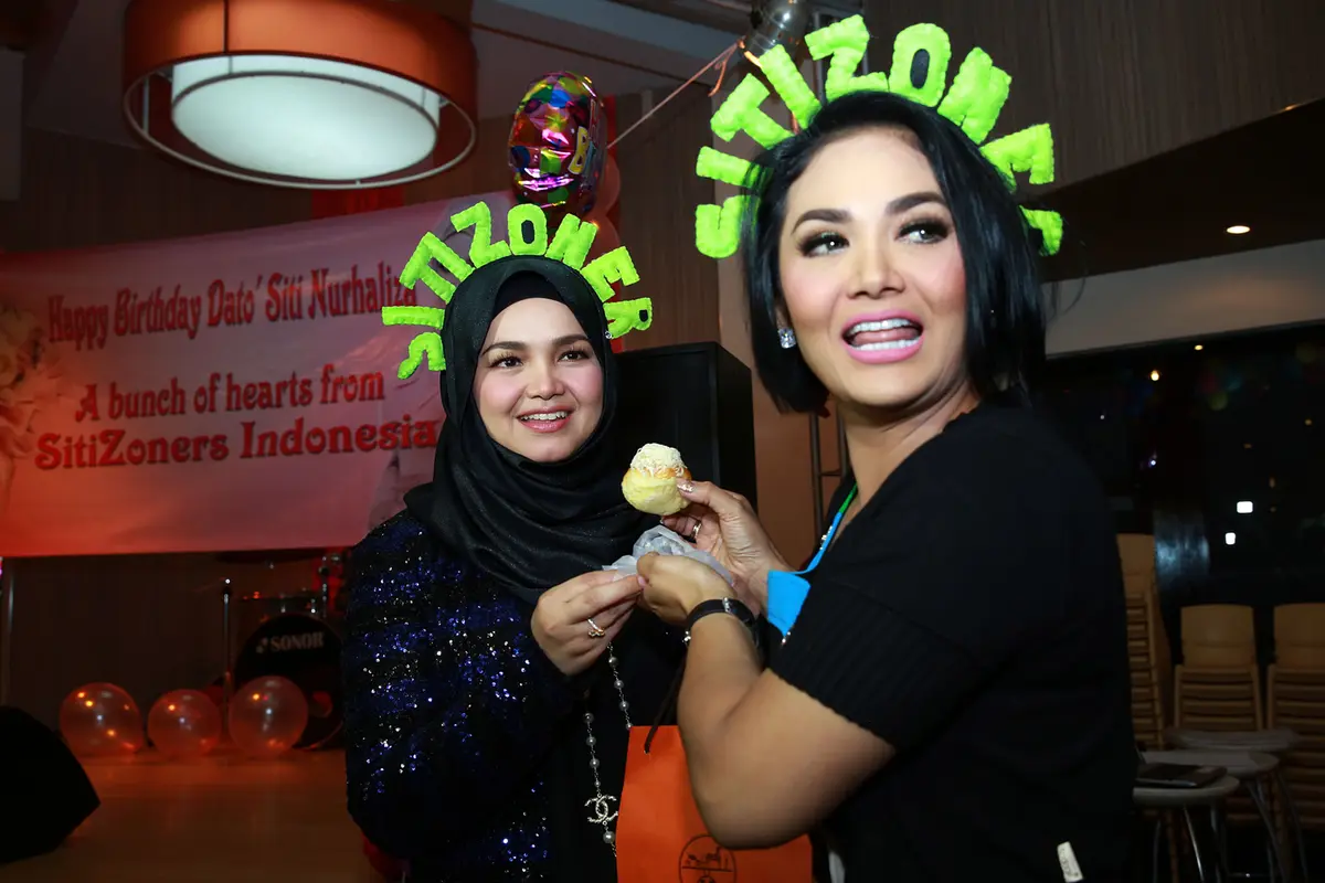 Siti Nurhaliza dan Krisdayanti