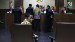 Mantan Sekjen Partai Golkar, Idrus Marham saat menjadi saksi pada sidang dugaan suap kesepakatan kontrak kerja sama pembangunan PLTU Riau-1 dengan terdakwa Eni Maulani Saragih di Pengadilan Tipikor, Jakarta, Rabu (2/1). (Liputan6.com/Helmi Fithriansyah)