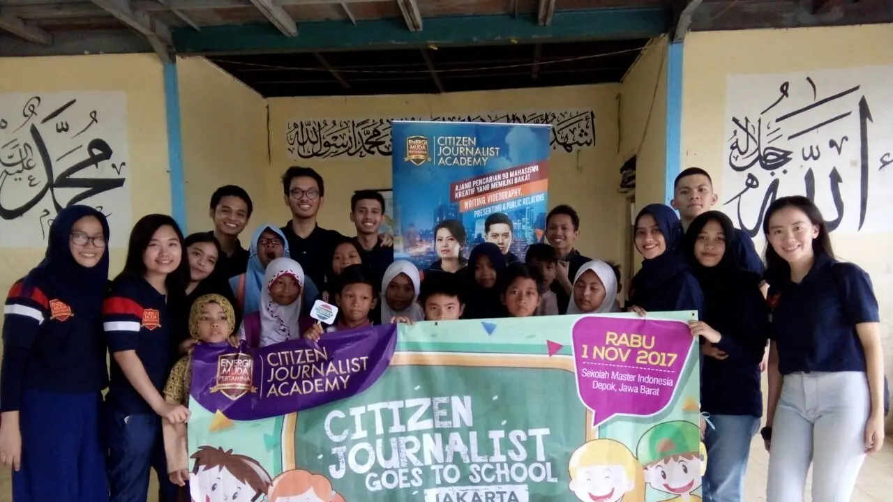 Foto Bersama Finalis CJA Jakarta dengan Siswa Sekolah Master Indonesia