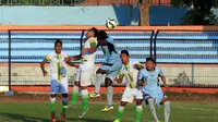 MENANG- Persela Lamongan menang 2-0 atas Pra PON Jatim dalam sebuah laga uji coba yang digelar di Stadion Surajaya, Lamongan, Kamis (27/8/2015). (Bola.com/Zaidan Nazarul)