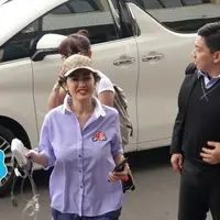 Kasus Julia Perez dan Nikita Mirzani kian meruncing. Keduanya kembali di paanggil Polres Metro Jakarta Selatan (8/2) 