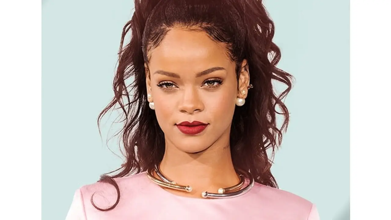 Fun dan Energik, Kacamata Bingkai Tebal Favorit Rihanna