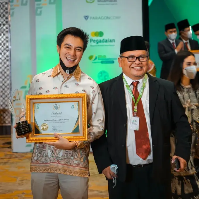 Baim Wong Dianugerahi Artis Peduli Zakat