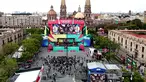 Pemandangan udara menunjukkan instalasi FIFA Fan Fest Guadalajara di Plaza de la Liberacion, Guadalajara, Meksiko, Selasa 9 Juni 2026, menjelang pembukaan turnamen sepak bola Piala Dunia 2026. (Ulises RUIZ/AFP)