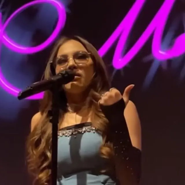 Mahalini Raharja menangis di panggung (Instagram/pembasmi.kehaluan.reall)