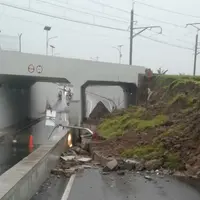 Longsor terjadi di underpass Perimeter Selatan Bandara Soekarno-Hatta Tangerang. (Twitter TMC Polda Metro Jaya)