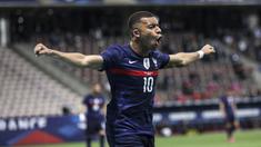 Dengang susunan pemain 4-3-3, berikut starting eleven pemain berbanderol tinggi di Euro 2020 (Euro 2021) tersebut. (Foto: AP/Daniel Cole)