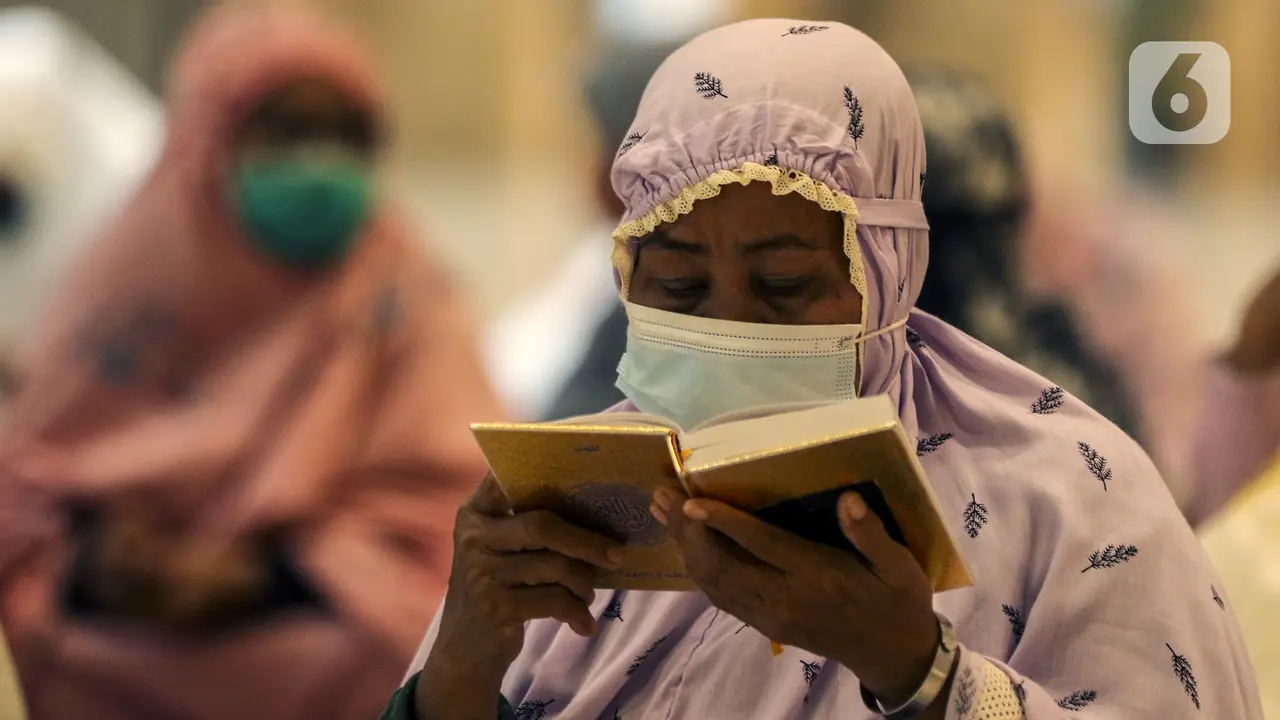 FOTO: Pelaksanaan Salat Tarawih Pertama di Masjid Istiqlal