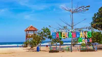 Pantai Balekambang Malang (sumber: iStock)