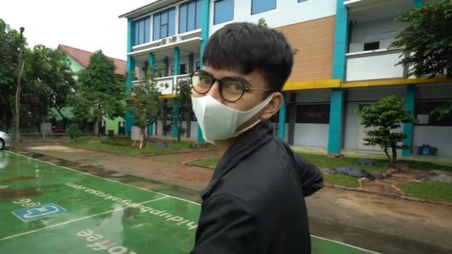 6 Momen Dimas Ahmad Kunjungi Sekolahnya, Isi Workshop dan Bayar Sisa Tunggakan