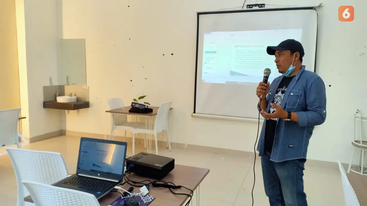 Sri Wiyono ketika menyamai materi dihadapan generasi Milenial. (Liputan6.com/Ahmad Adirin)