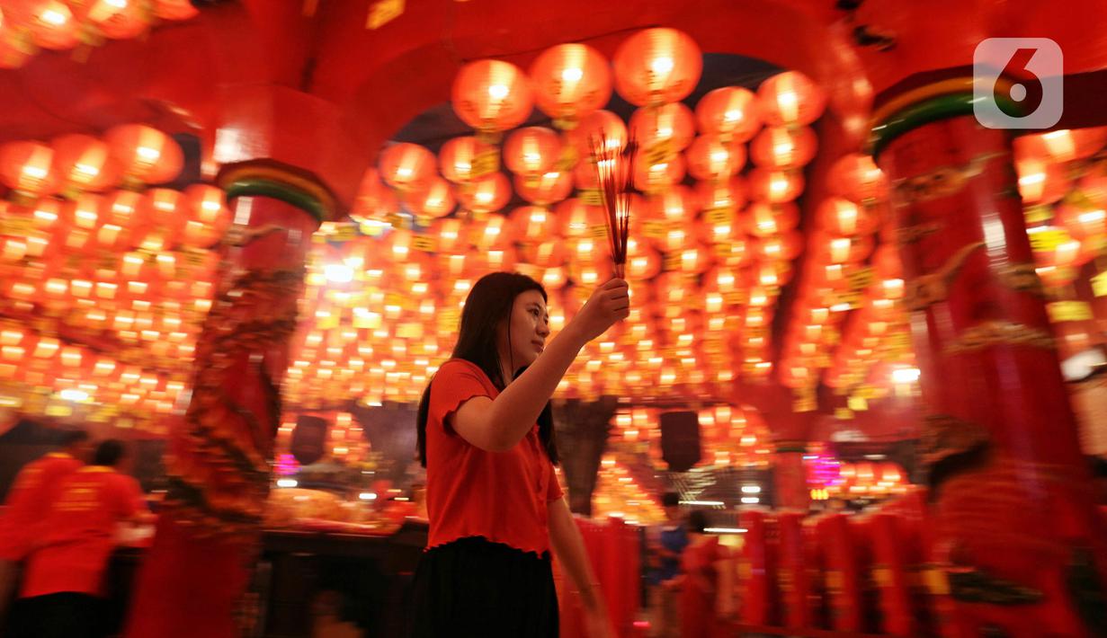 Bagi warga Tionghoa, Imlek juga menjadi waktu yang tepat untuk refleksi diri, merefleksikan perjalanan hidup selama setahun yang telah dilewati. (Liputan6.com/Angga Yuniar)