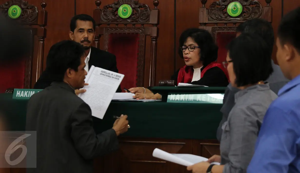 Suasana sidang praperadilan perdana Saipul Jamil (SJ) di Pengadilan Negeri Jakarta Utara, Kamis (10/3/2016). Saipul mengajukan Praperadilan terhadap status tersangkanya dalam kasus pencabulan terhadap remaja berinisial DS. (Liputan6.com/Herman Zakharia)