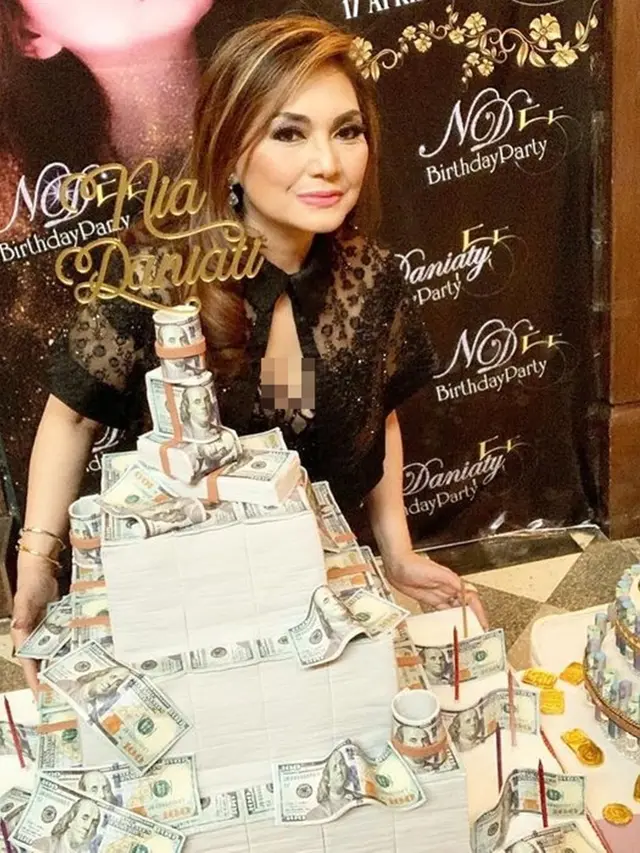 5 Seleb Usia 50 Tahun yang Rayakan Ulang Tahun Secara Meriah, Ada Kue Bentuk Dolar