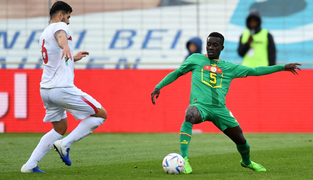 Idrissa Gueye tercatat telah membuat 95 caps bersama Timnas Senegal. Ia akan menjadi bagian penting bersama Koulibaly and Sadio Mané di skuad yang berjuluk Singa dari Teranga. Pada musim panas ini, Gueya kembali ke Everton setelah memenangkan beberapa gelar bergengsi bersama Paris Saint-Germain. (AFP/Jakub Sukup)