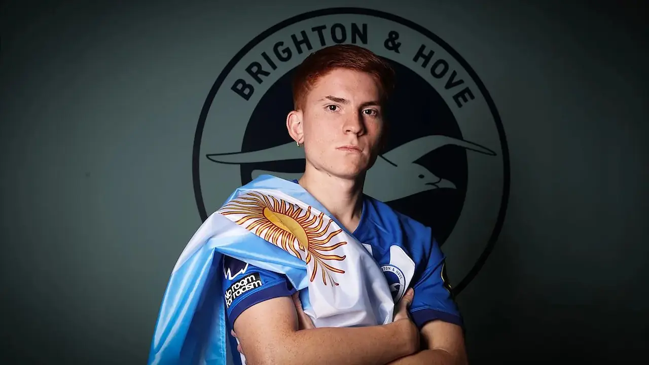 Foto: 5 Pemain Argentina yang Didatangkan Brighton and Hove Albion dalam Satu Dekade Terkahir, Valentin Barco Teranyar