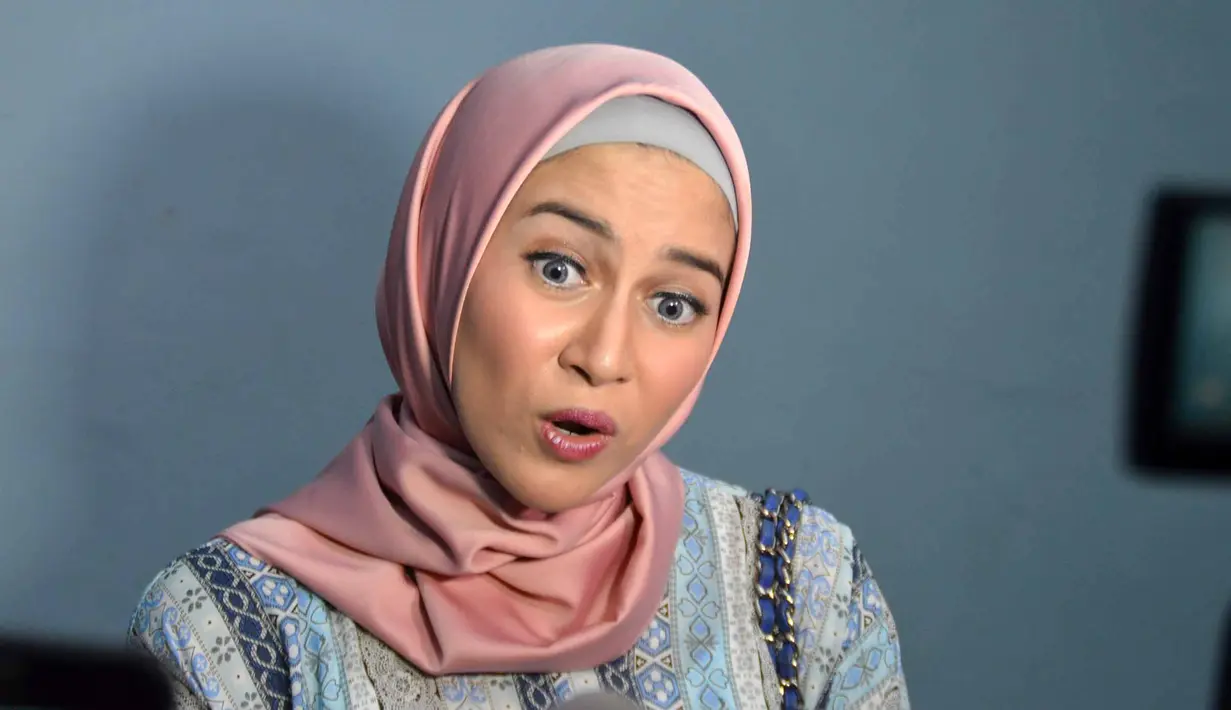 Ditemui di kawasan Tendean, Jakarta Selatan, Nina mengatakan masalahnya ini sudah tidak bisa dibicarakan secara baik-baik. Sudah ada beberapa tahapan sebelumnya untuk menyelesaikan masalah ini. (Nurwahyunan/Bintang.com)