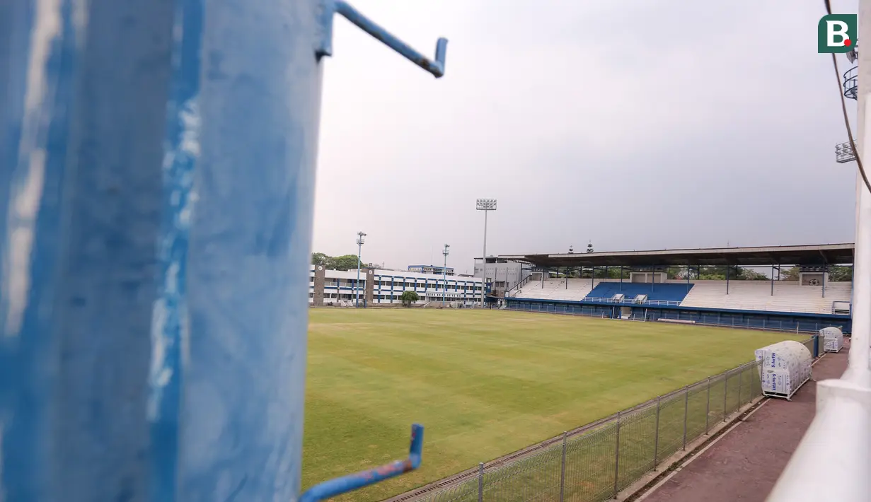 Kondisi Stadion Sidolig yang terletak di Batununggal, Kota Bandung, Jawa Barat pada Sabtu (21/10/2023) WIB. Bandung akan menjadi tuan rumah bagi Grup D, Grup F, dan dua pertandingan babak 16 besar Piala Dunia U-17 2023 pada 11-21 November 2023. (Bola.com/Bagaskara Lazuardi)