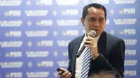 Manajer Club Licensing PSSI, Tigorshalom Boboy, memberikan penjelasan dalam workshop bersama klub Liga 1 2018 di Hotel Grand Kemang, Jakarta, Selasa (10/4/2018). (Istimewa)