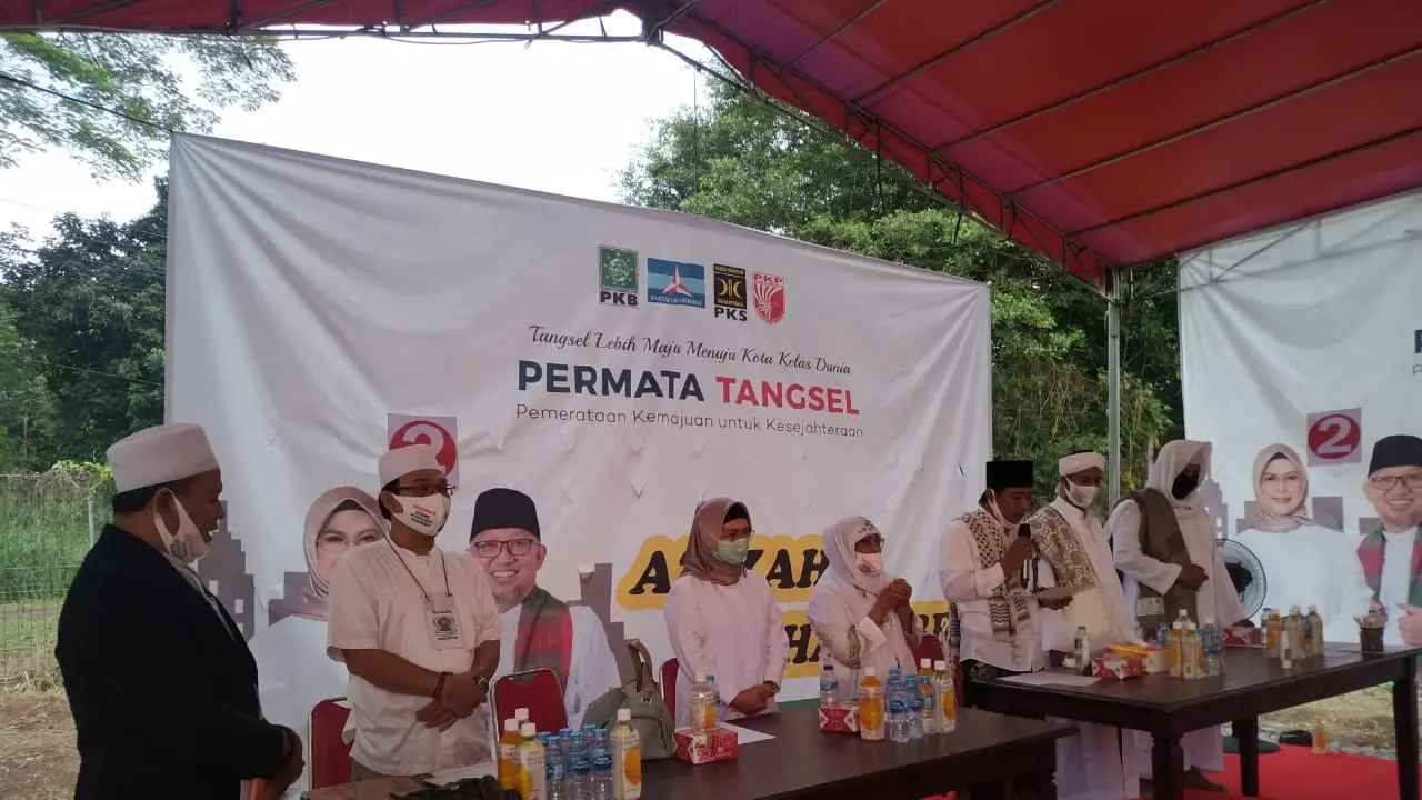 Habaib dan ulama di Tangsel deklarasi dukungan Siti Nur Azizah dan Ruhamaben. (Pramita/Liputan6.com)