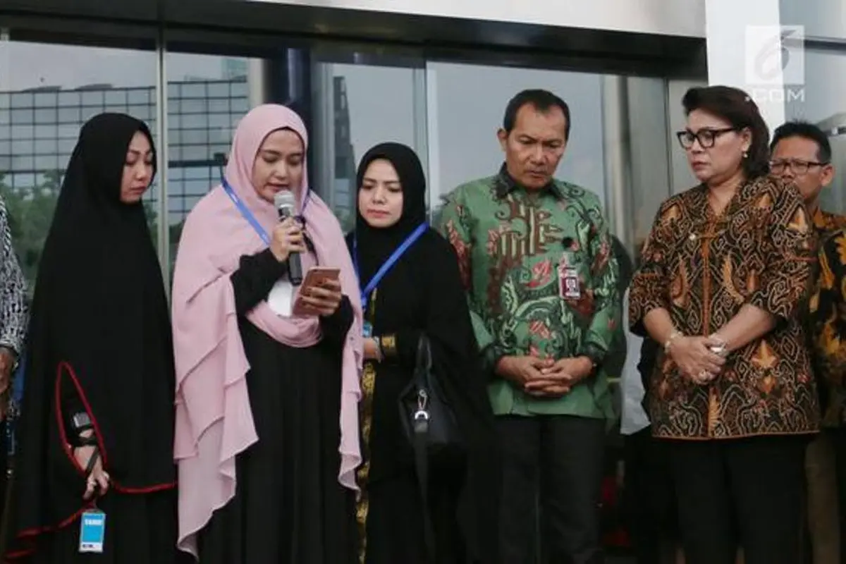 [Bintang] Suami Disiram Air Keras, Ini Ketegaran Istri Novel Baswedan 