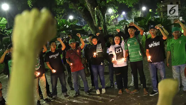 Gabungan Suporter Bola Gelar Aksi Lilin Doakan Korban Bom Surabaya