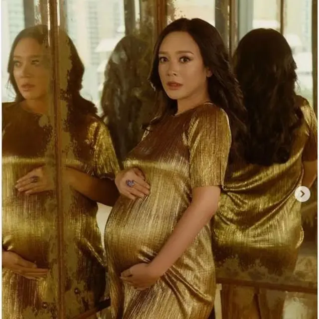 Gaya Simpel Dea Ananda Saat Lakukan Maternity Shoot Sebelum Melahirkan