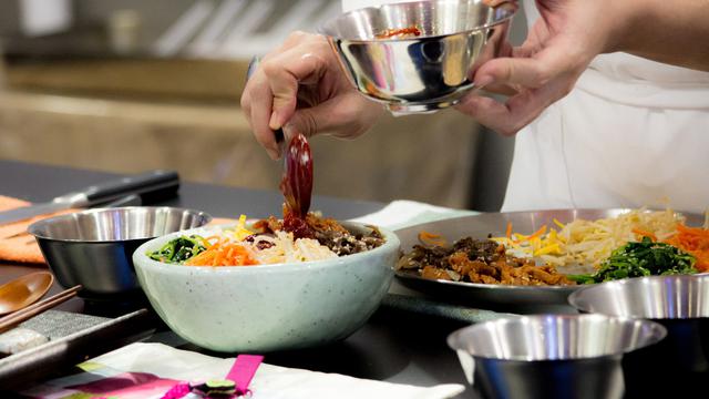 Cara Membuat Bibimbap, Rasakan Sensasi Nasi Campur ala ...